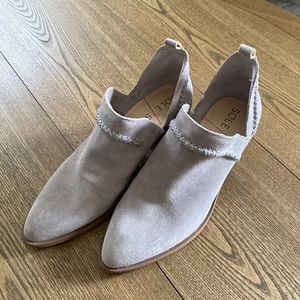 Cute fall Sole Society booties - size 9.